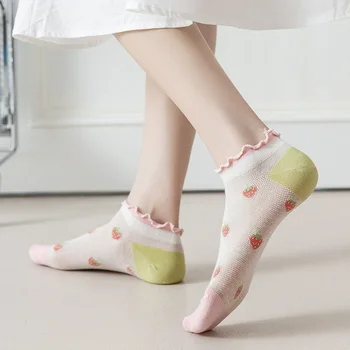 Модная Корейская версия Ins из весенне-летней кружевной тонкой сетки, милые Японские женские носки средней длины с клубникой, женские носки средней длины.