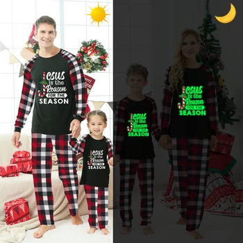 Одинаковые Рождественские семейные пижамы, светящийся комплект красных пижам 