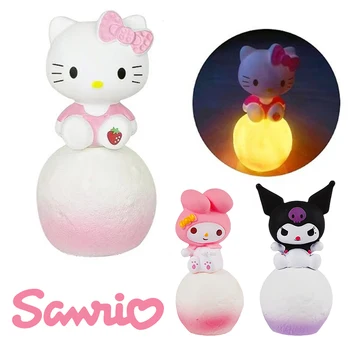Sanrio Фигурка Hello Kitty Мини Ночник Декор Комнаты Аниме Каваи Куроми My Melody Световой Шар Настольное Украшение Подарки